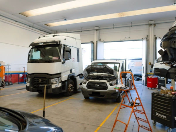 officina-veicoli-commerciali-rimorchi-e-semirimorchi-bergamo